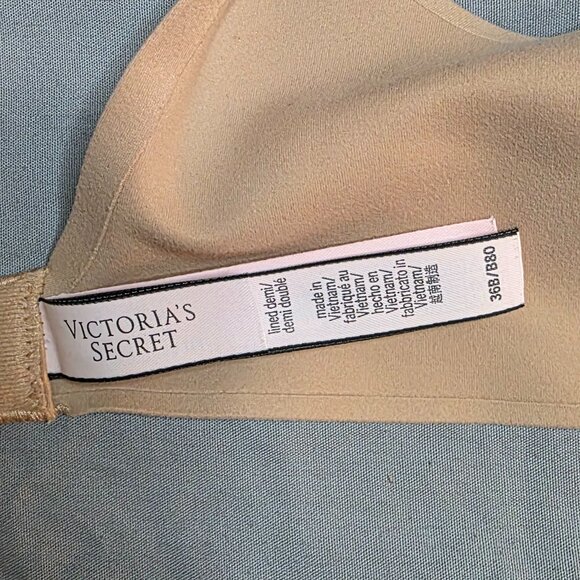 Victoria's Secret Bra, 36B, Like New, incredible bra - Picture 3 of 4